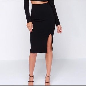 Lulu’s Black Tight Slit Skirt Size L